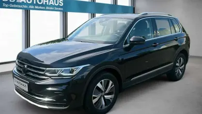 Gebraucht VW Tiguan Elegance 245 PS (180 kW) 2023 Schwarz SUV