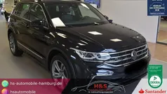 Deep black perleffekt Gebraucht 2023 VW Tiguan R-line SUV | 38.900 € (Fairer Preis)
