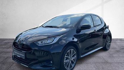 Gebraucht Toyota Yaris Hybrid Style 131 PS (96 kW) 2024 Mysticschwarz mica Limousine