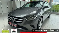 Grau Gebraucht 2020 Mercedes B180 Van / Kleinbus | 22.980 € (Guter Preis)
