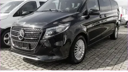 Gebraucht Mercedes V300 Avantgarde 237 PS (174 kW) 2025 Schwarz Van / Kleinbus