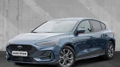 Chrome blue (blau metallic) Gebraucht 2024 Ford Focus ST-Line X Limousine | 25.600 € (Fairer Preis)