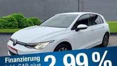 Weiss Gebraucht 2022 VW Golf VIII Active Limousine | 20.916 € (Fairer Preis)