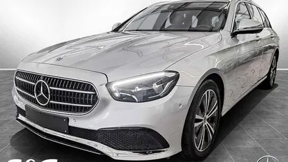 Gebraucht Mercedes E400 Avantgarde 330 PS (242 kW) 2022 Metalliclack hightechsilber Kombi