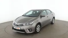 Grau Gebraucht 2015 Toyota Corolla Comfort Limousine | 13.220 € (Fairer Preis)