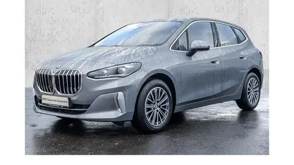Grau Gebraucht 2023 BMW 218 Active Tourer Luxury Line Van / Kleinbus | 24.995 € (Guter Preis)