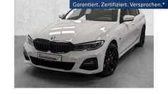 Weiß Gebraucht 2022 BMW 330e M Sport Limousine | 36.680 € (Fairer Preis)