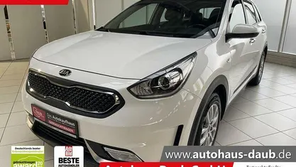 Gebraucht Kia Niro Vision 141 PS (103 kW) 2017 (ud) schneeweiss SUV