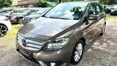 Silber Gebraucht 2015 Mercedes B180 Van / Kleinbus | 14.499 € (Fairer Preis)