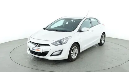 Gebraucht Hyundai i30 Edition 99 PS (72 kW) 2015 Weiß Limousine