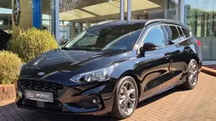 Obsidianschwarz Gebraucht 2020 Ford Focus ST-Line Kombi | 20.990 € (Fairer Preis)