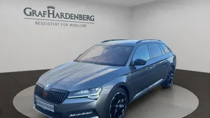 Grau Gebraucht 2022 Skoda Superb SportLine Kombi | 26.900 € (Guter Preis)