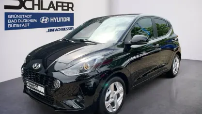 Gebraucht Hyundai i10 GO! 67 PS (49 kW) 2023 Phantom black / met Kleinwagen