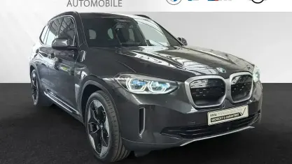 Gebraucht BMW iX3 Impressive 210 kW (286 PS) 2021 Sophistograu brillanteffekt SUV