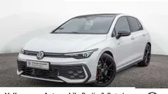 Oryxweiß perlmutteffekt/schwarz Gebraucht 2025 VW Golf VIII GTI Limousine | 42.950 € (Guter Preis)