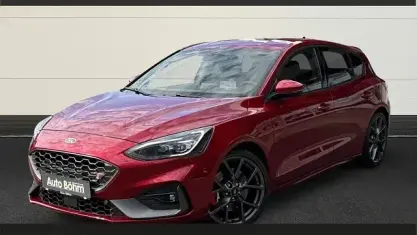 Używany Ford Focus ST 280 KM (205 kW) 2020 Czerwony Sedan/Limuzyna