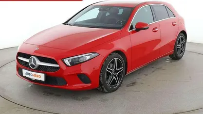 Gebraucht Mercedes A180 116 PS (85 kW) 2019 Rot Limousine