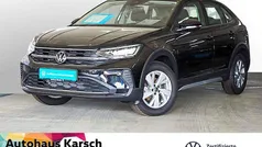 Deep black perleffekt (metallic) Gebraucht 2024 VW Taigo Life SUV | 22.545 € (Guter Preis)