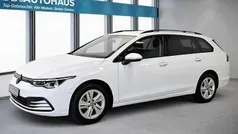 Weiß Gebraucht 2023 VW Golf VIII Life Kombi | 20.990 € (Fairer Preis)