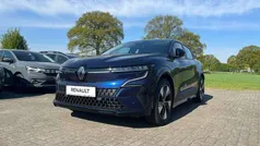Blau Gebraucht 2023 Renault Mégane Equilibre Limousine | 31.980 € (Guter Preis)