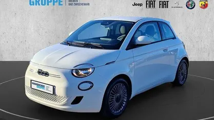 Weißschwarz Gebraucht 2022 Fiat 500e Icon Limousine | 17.990 € (Fairer Preis)
