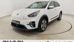 Schneeweiß Gebraucht 2021 Kia e-Niro Spirit SUV | 23.999 € (Guter Preis)