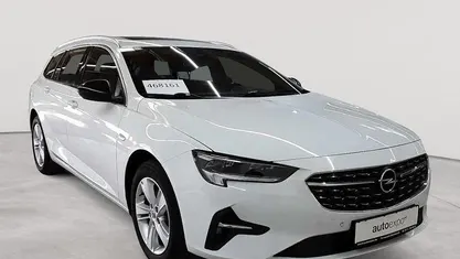 Usado Opel Insignia Business 174 HP (127 kW) 2022 Branco Carrinha