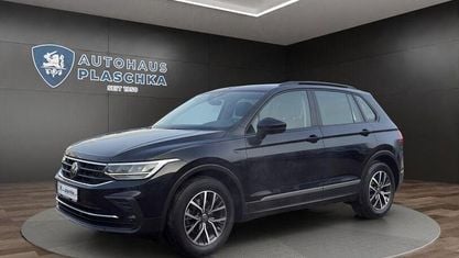Gebraucht VW Tiguan Life 150 PS (110 kW) 2022 Deep black perleffekt (schwarz) SUV