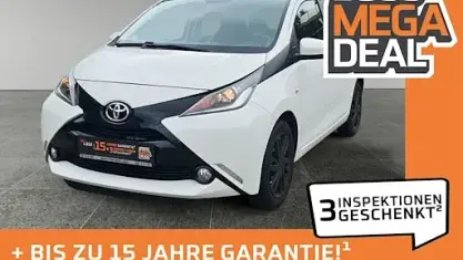 Gebraucht Toyota Aygo X-play 72 PS (52 kW) 2016 Weiß Kleinwagen
