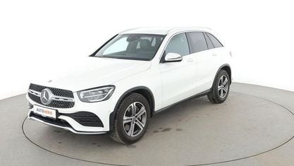 Używany Mercedes GLC220 AMG line 194 KM (142 kW) 2019 Biały SUV