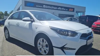 Gebraucht Kia Ceed 101 PS (74 kW) 2021 Weiß Kleinwagen