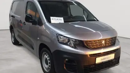 Gebraucht Peugeot Partner Premium 131 PS (96 kW) 2023 Artense silber metallic Van / Kleinbus