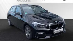 Schwarz Gebraucht 2022 BMW 118 Advantage Kleinwagen | 19.999 € (Guter Preis)