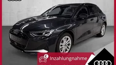 Manhattangrau (metallic) Gebraucht 2024 Audi A3 Sportback Ambiente Limousine | 35.820 € (Fairer Preis)