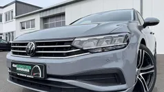 Grau Gebraucht 2022 VW Passat R-line Kombi | 25.640 € (Fairer Preis)