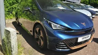 Gebraucht Cupra Born e-Boost 169 kW (231 PS) 2024 Blau Kleinwagen