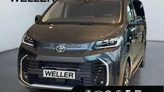 Grau Gebraucht 2024 Toyota Proace Verso Team Kombi | 42.880 € (Fairer Preis)
