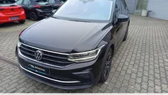 Deep black perleffekt Gebraucht 2022 VW Tiguan Active SUV | 27.980 € (Guter Preis)