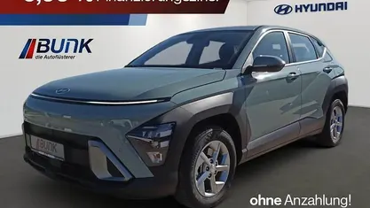 Neu Hyundai Kona Select 141 PS (103 kW) 2025 Mirage green SUV