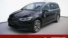 Deep black perleffekt Gebraucht 2024 VW Touran Move Van / Kleinbus | 39.340 € (Fairer Preis)