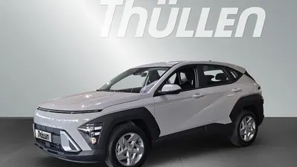 Neu Hyundai Kona Select 150 PS (110 kW) 2026 Grau SUV