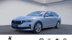 Grau Gebraucht 2024 Skoda Octavia Selection Kombi | 29.995 € (Superpreis)
