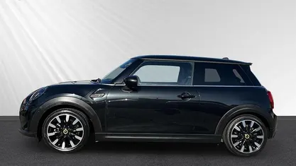 Gebraucht Mini Cooper SE 135 kW (184 PS) 2023 Schwarz Kleinwagen