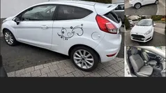 Weiß Gebraucht 2016 Ford Fiesta Titanium Kleinwagen | 6.988 € (Fairer Preis)