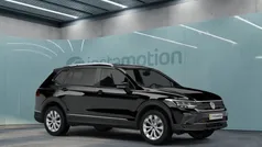 Schwarz Gebraucht 2024 VW Tiguan Allspace Life SUV | 39.288 € (Fairer Preis)