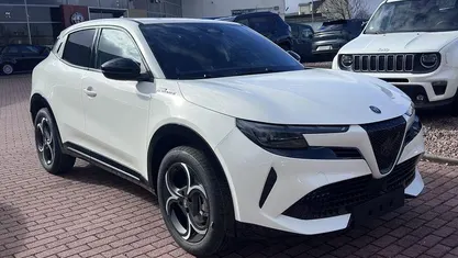 Gebraucht Alfa Romeo Junior Edizione Speciale 136 PS (100 kW) 2026 SUV