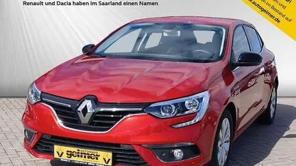 Gebraucht Renault Mégane IV LIMITED Deluxe 140 PS (102 kW) 2019 Rot Limousine