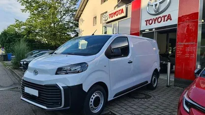 Weiß Gebraucht 2024 Toyota Proace Van / Kleinbus | 32.900 € (Fairer Preis)