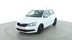 Weiß Gebraucht 2017 Skoda Fabia Cool Plus Limousine | 10.200 € (Fairer Preis)