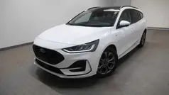 Weiß Gebraucht 2024 Ford Focus ST-Line X Limousine | 28.990 € (Fairer Preis)